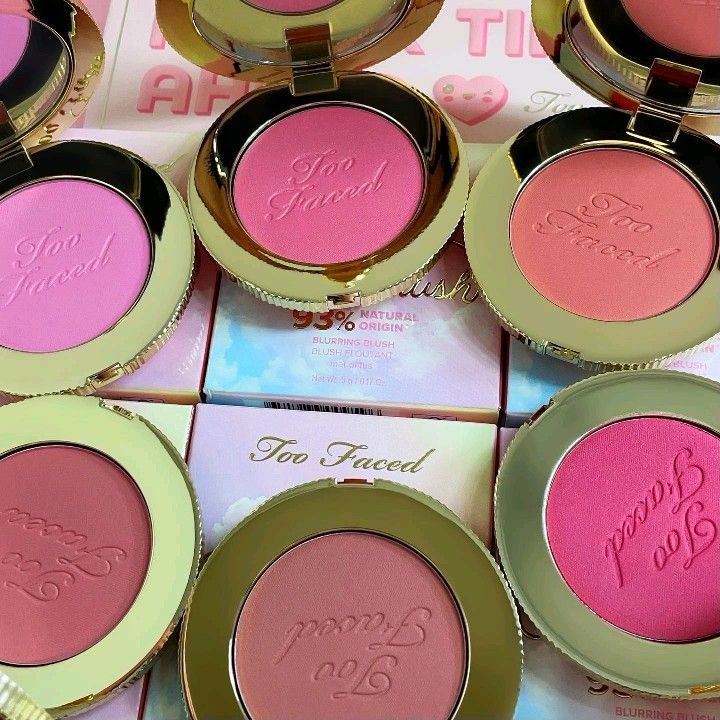 Cloud Crush Blurring Powder Blush