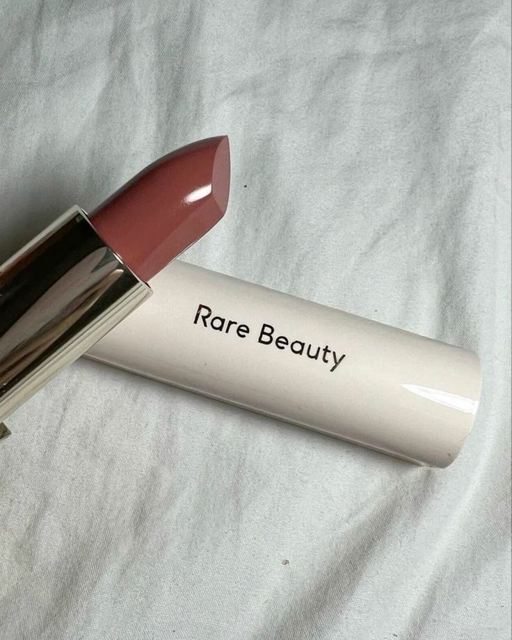 Kind Words Matte Lipstick / Lápiz labial mate