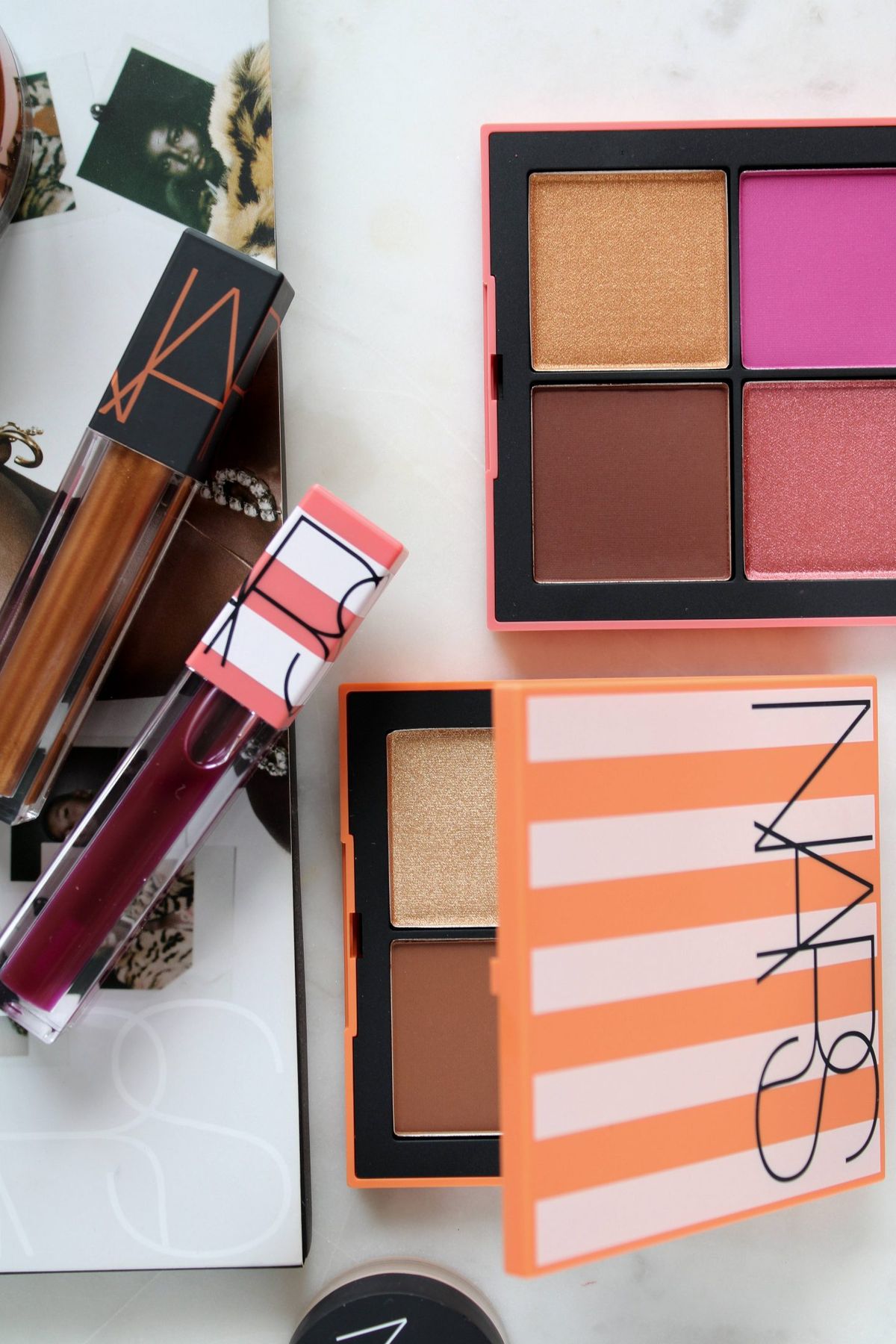 Hot Escape Cheek and Face Palette / Paleta de mejillas y rostro