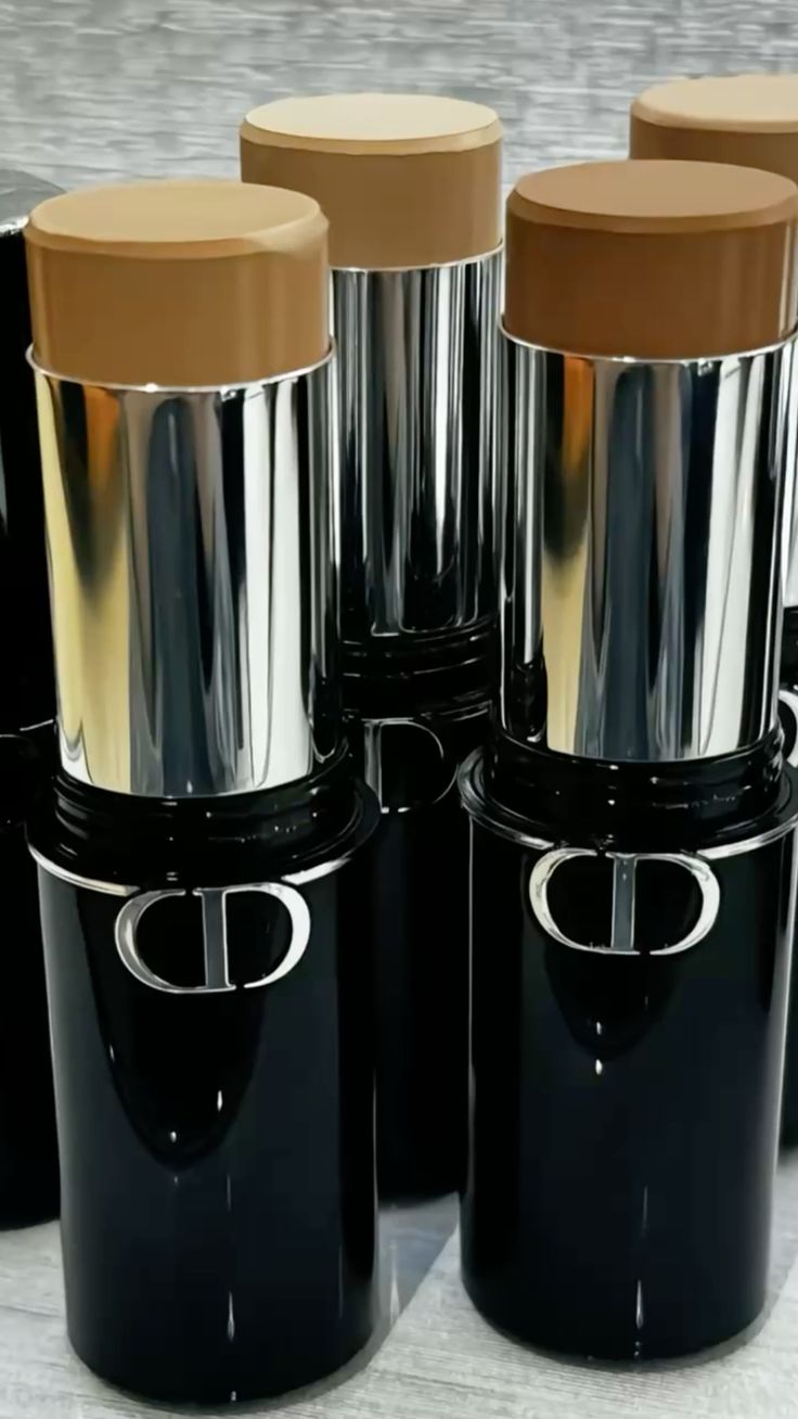 Dior Forever Skin Perfect Fondo de maquillaje en barra multiuso - perfección difuminadora - duración e hidratación 24 horas