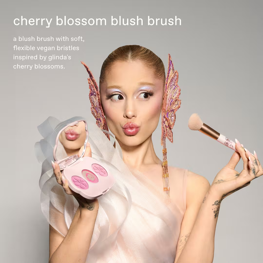 Wicked Cherry Blossom Blush Brush Pre orden